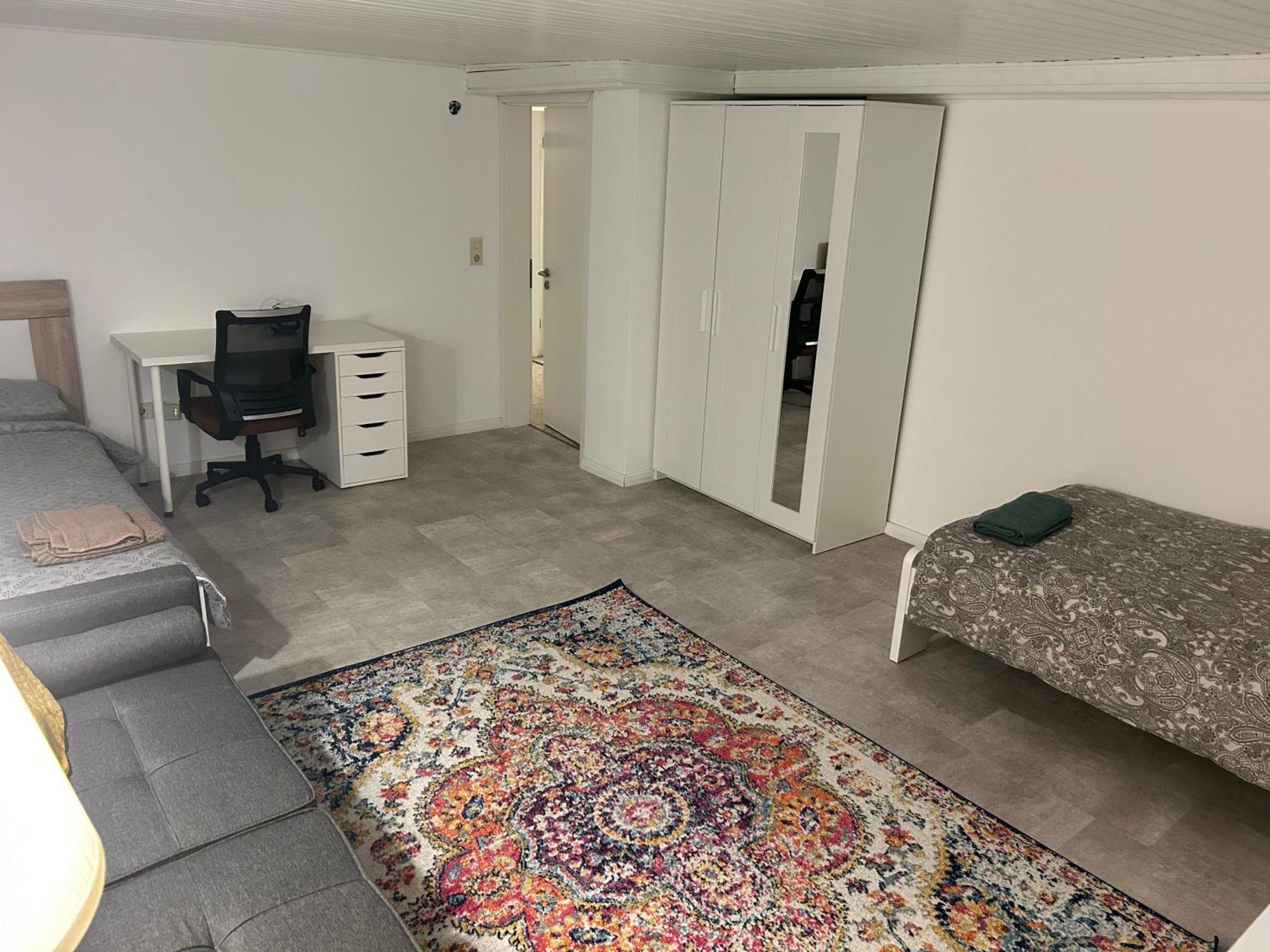 Souterrain Wohnung In Der Naehe Vom Duesseldorfer Flughafen Ratingen Exterior photo